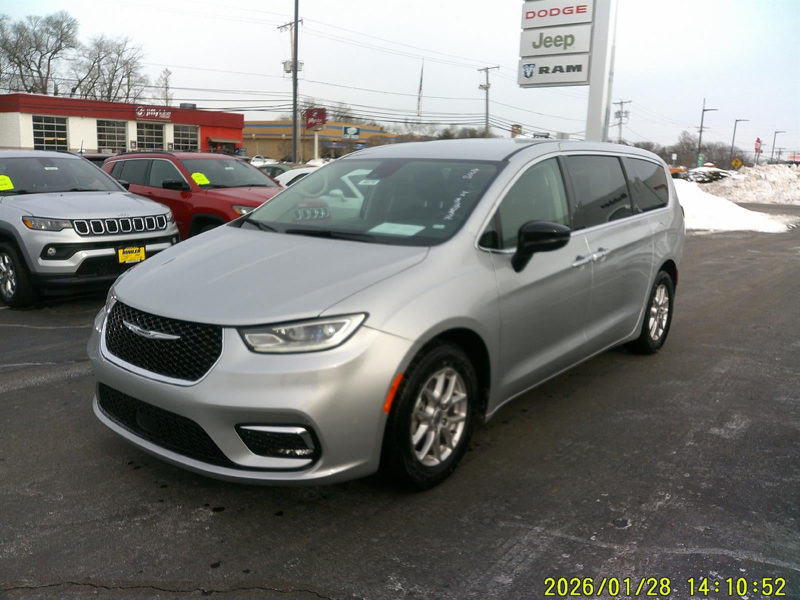 2024 Chrysler Pacifica Touring L