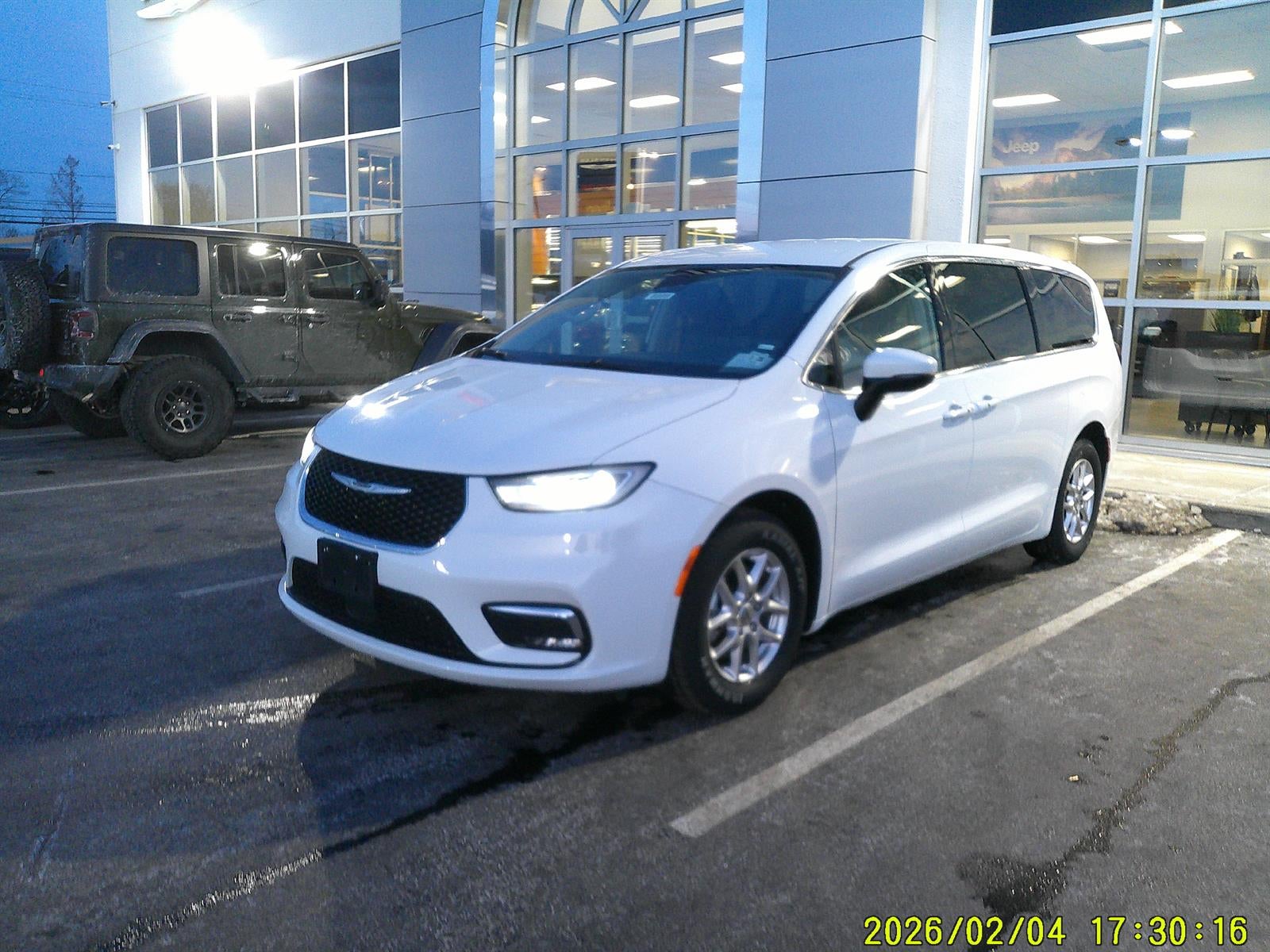 2023 Chrysler Pacifica Touring L