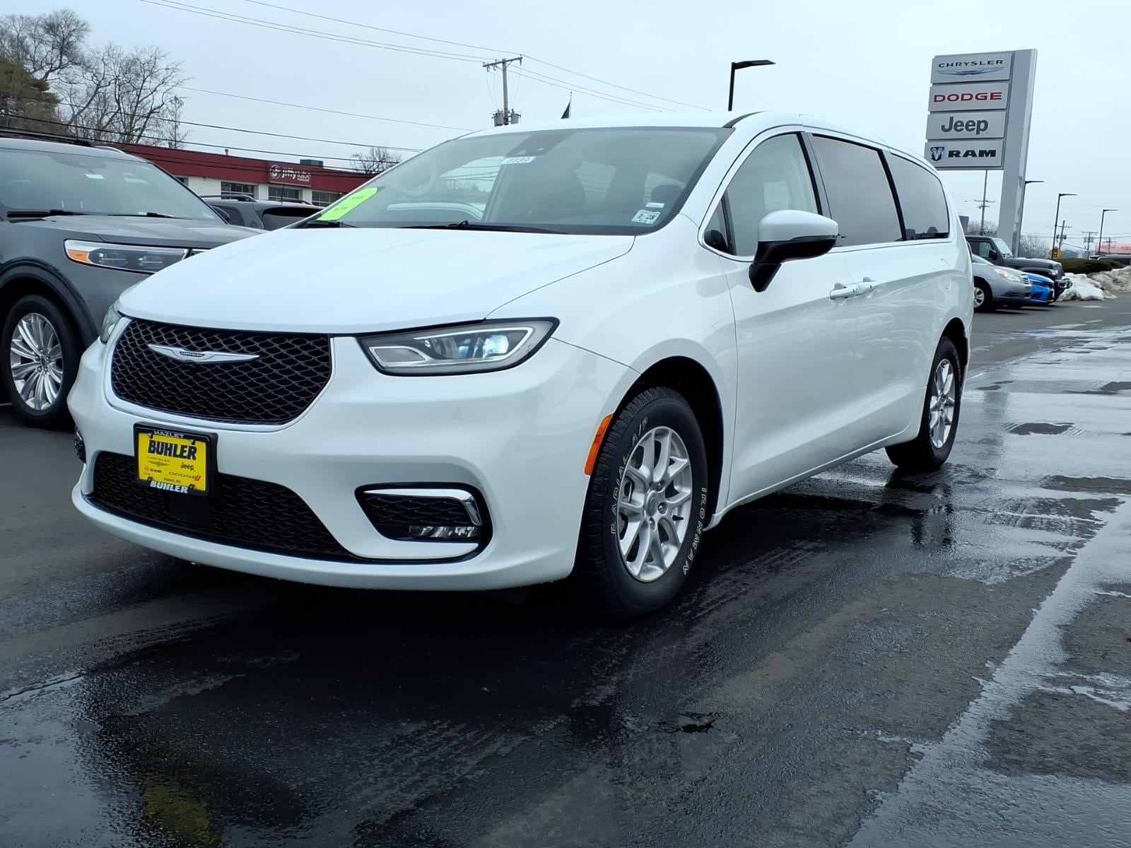 2023 Chrysler Pacifica Touring L