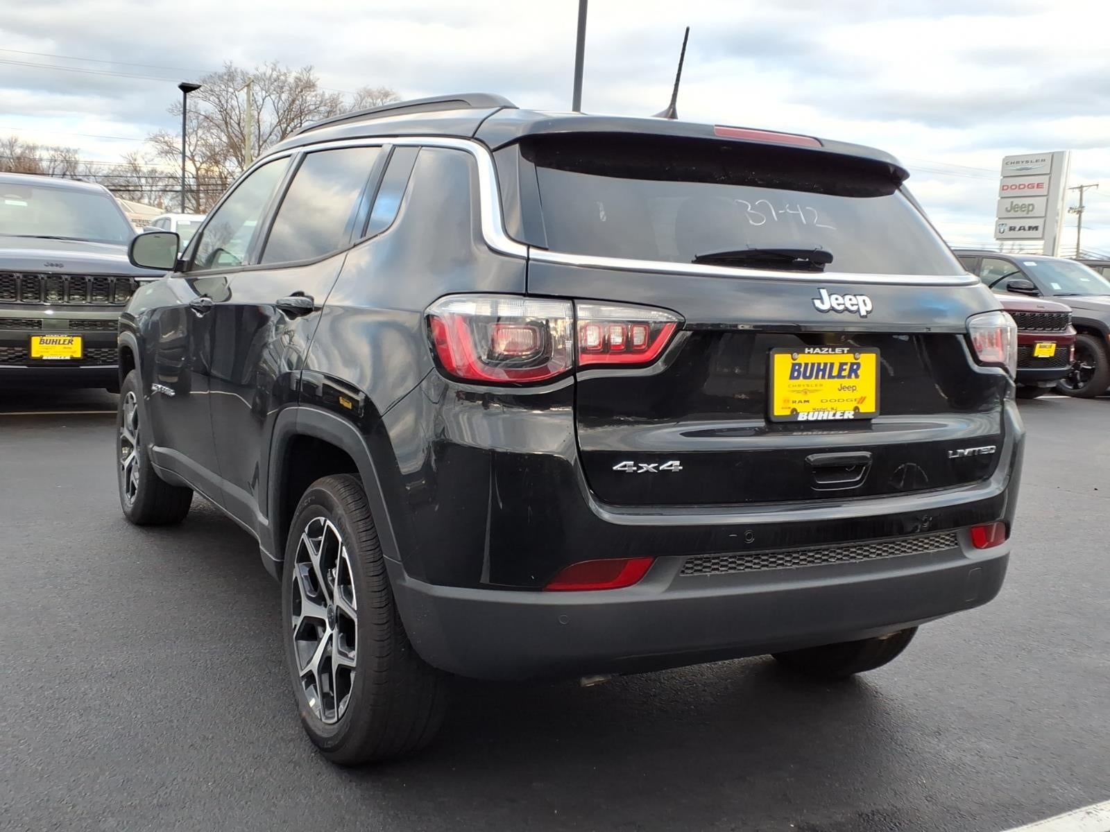 2026 Jeep Compass COMPASS LIMITED 4X4