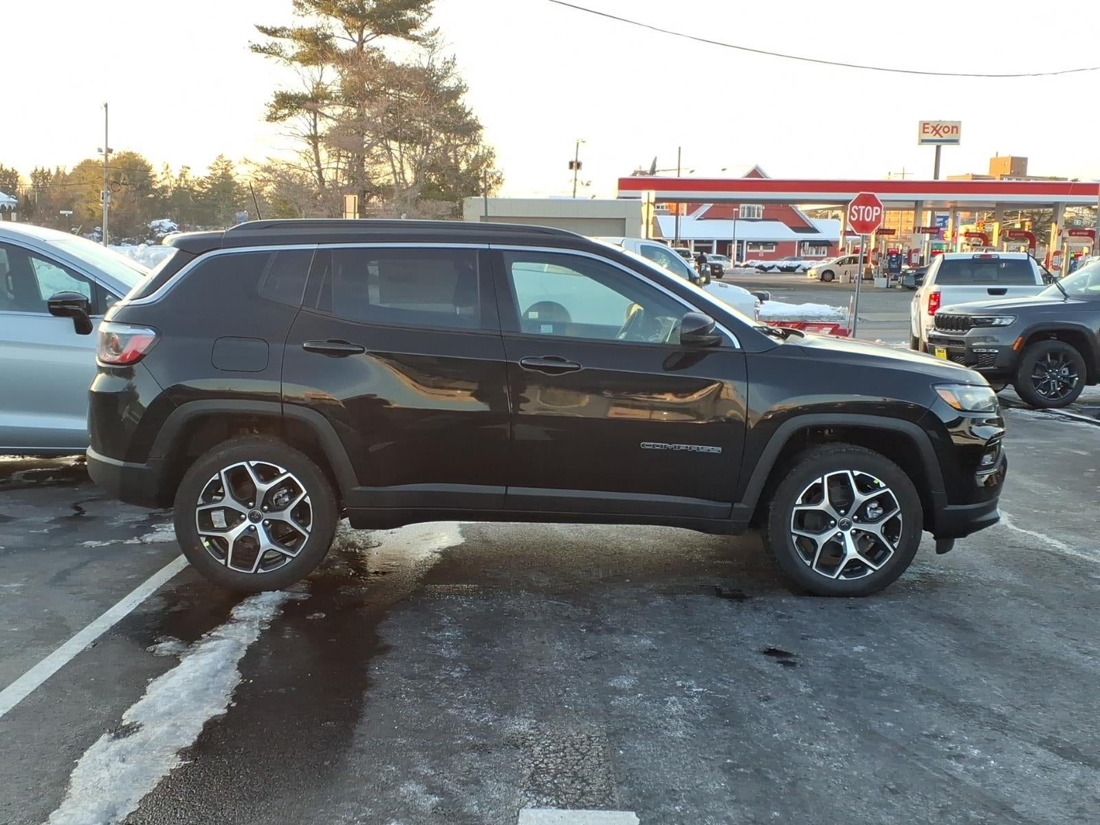 2026 Jeep Compass COMPASS LIMITED 4X4