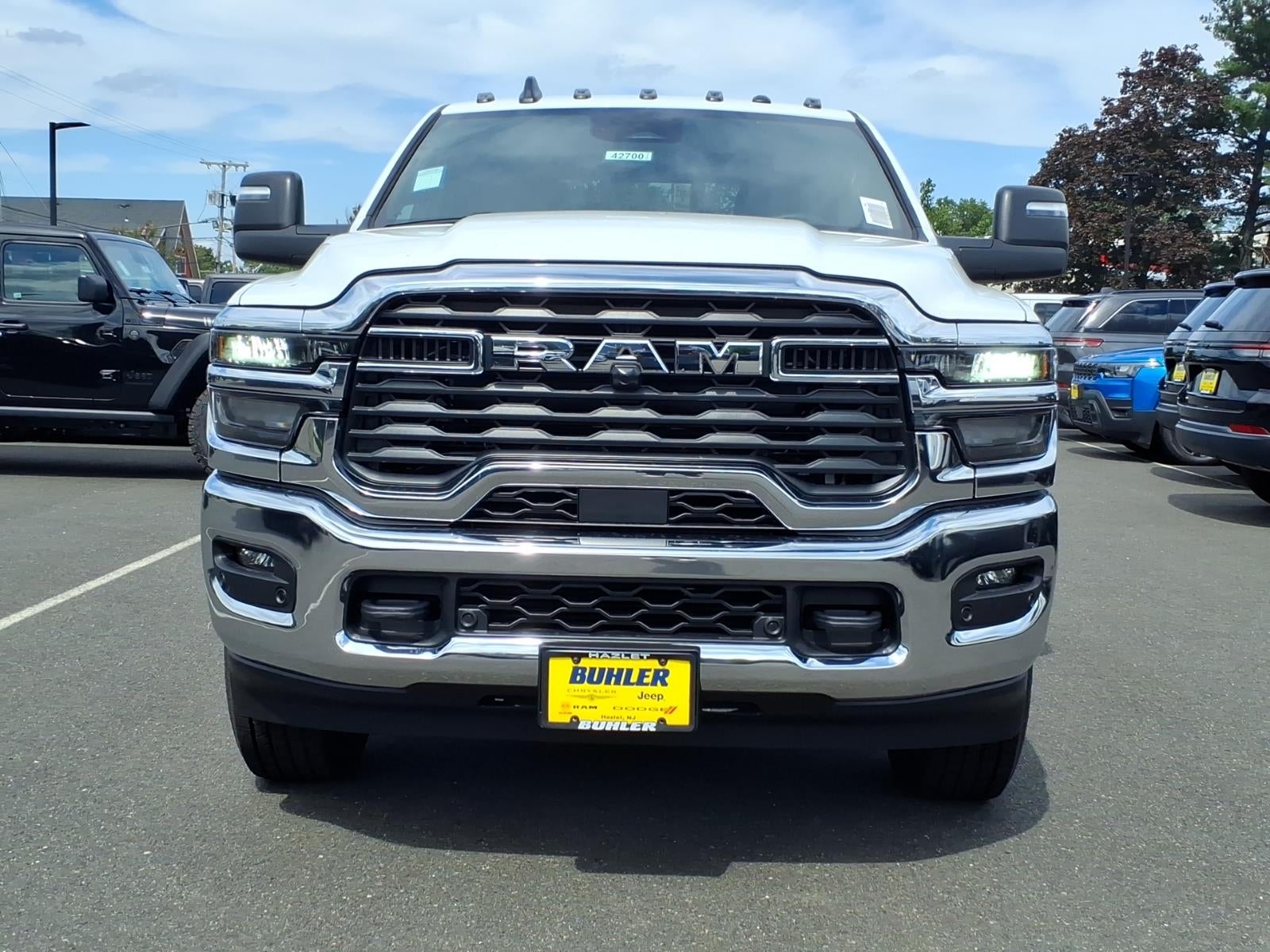 2027 RAM Ram 3500 RAM 3500 TRADESMAN CREW CAB 4X4 8' BOX