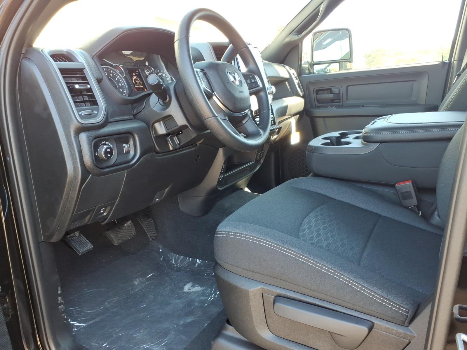 2026 RAM Ram 2500 RAM 2500 BLACK EXPRESS CREW CAB 4X4 6'4' BOX