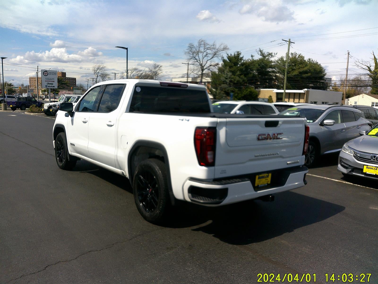 2023 GMC Sierra 1500 4WD Crew Cab Short Box Elevation with 3VL