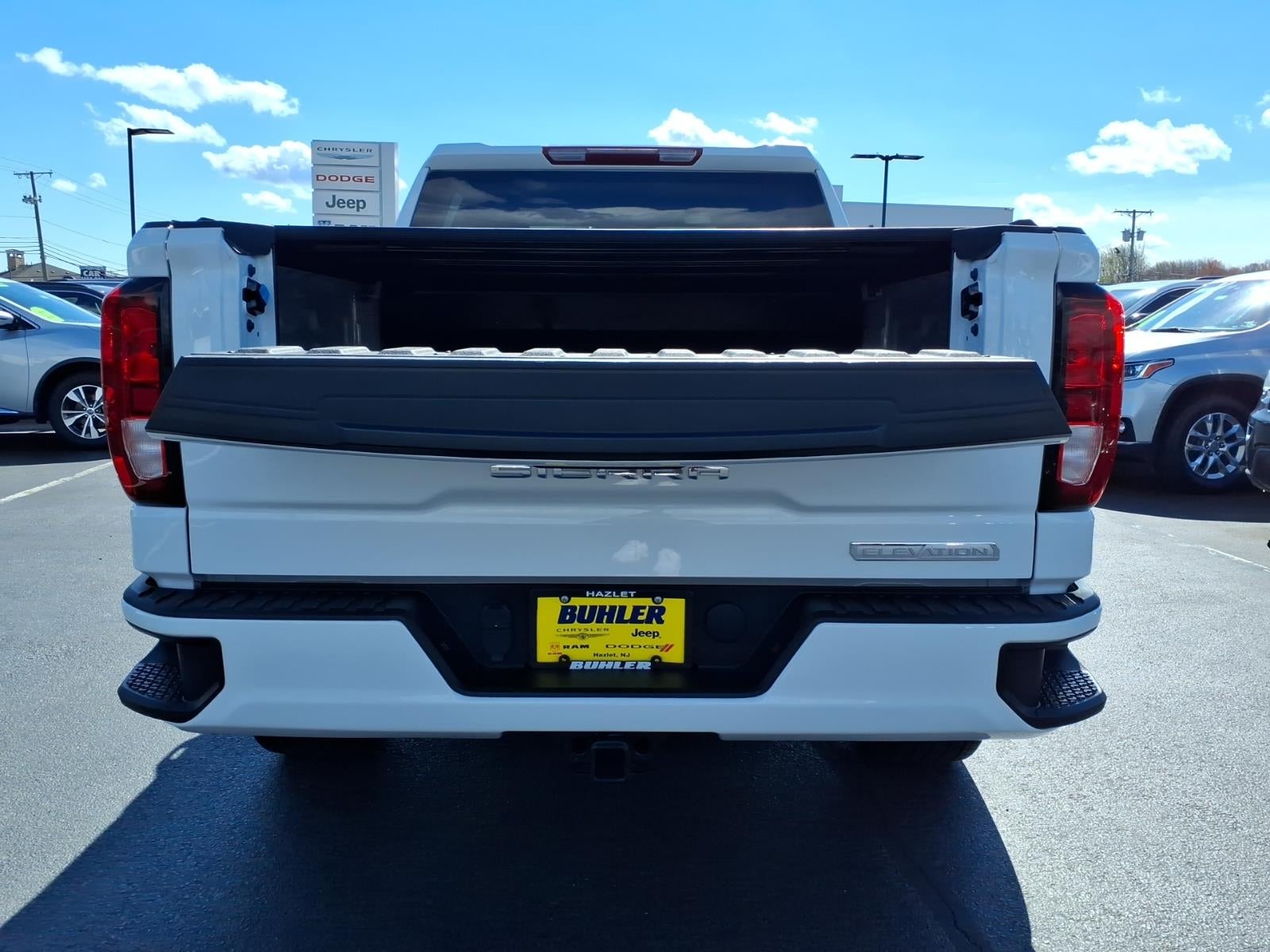 2023 GMC Sierra 1500 4WD Crew Cab Short Box Elevation with 3VL